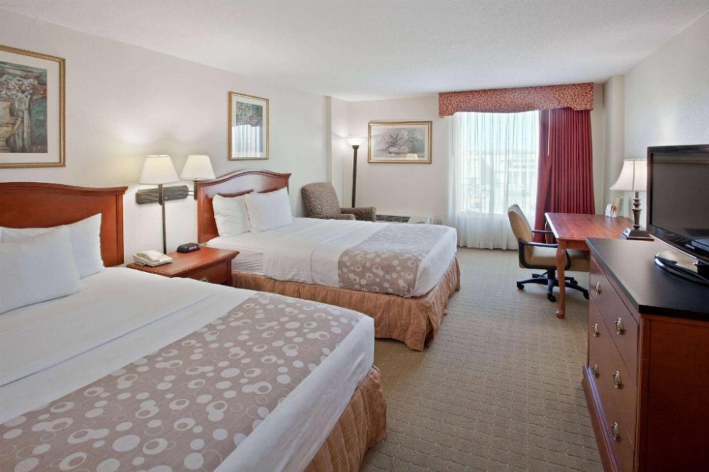 La Quinta Inn & Suites by Wyndham Downtown Conference Center Image 12