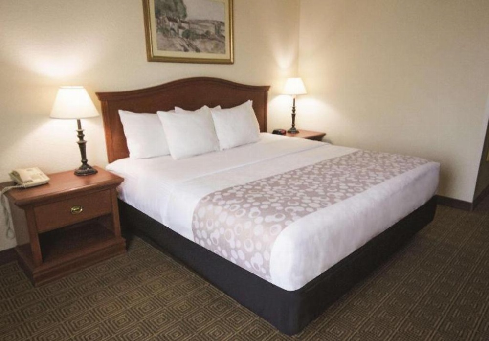 La Quinta Inn & Suites by Wyndham Downtown Conference Center