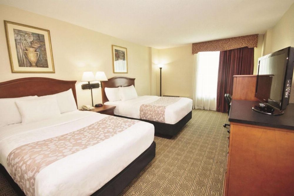 La Quinta Inn & Suites by Wyndham Downtown Conference Center Image 6