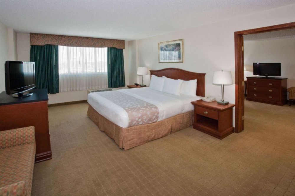 La Quinta Inn & Suites by Wyndham Downtown Conference Center